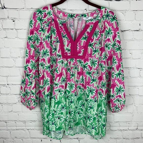 Crown & Ivy Palm Tree Blouse Size Medium - Picture 1 of 10